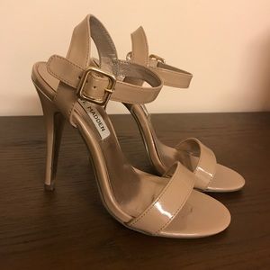 Steve Madden nude heel